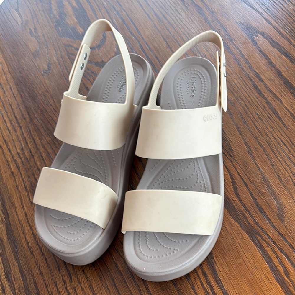 CROCS Cream and Tan Platform Sandals